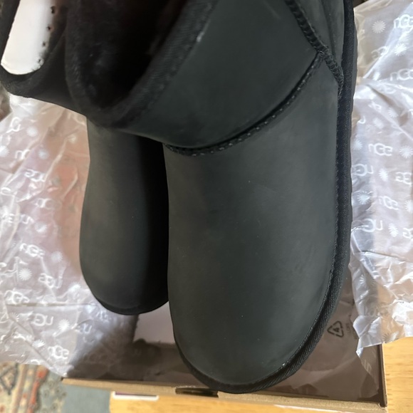 Classic Mini Leather Ugg Boots size 7 Black - Picture 13 of 13